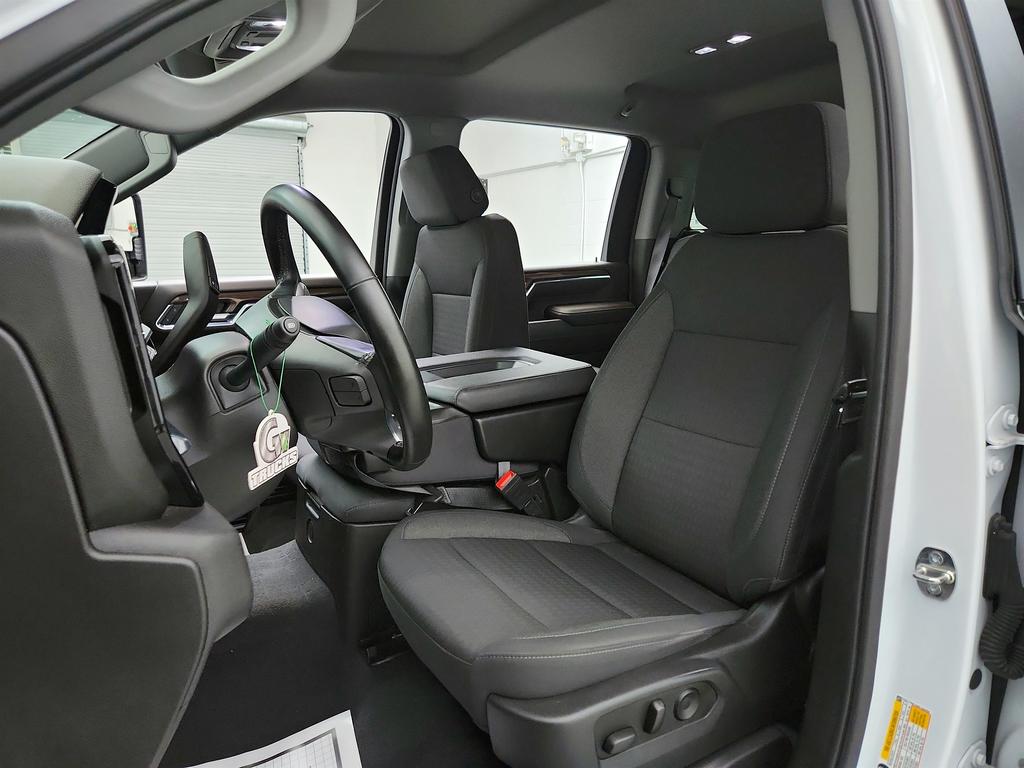2024 Chevrolet Silverado 2500 LT photo