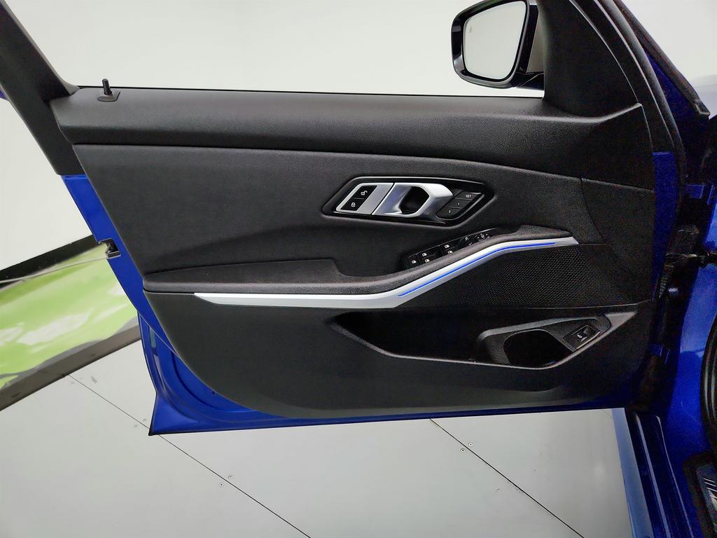 2021 BMW 3-Series M340i photo