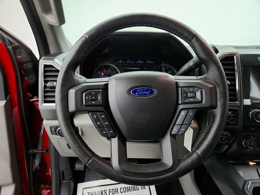 2016 Ford F150 XLT photo