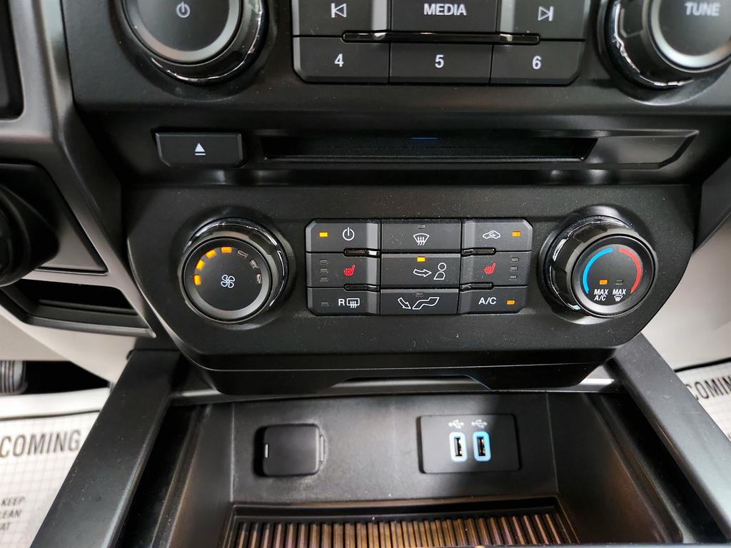 2016 Ford F150 XLT photo