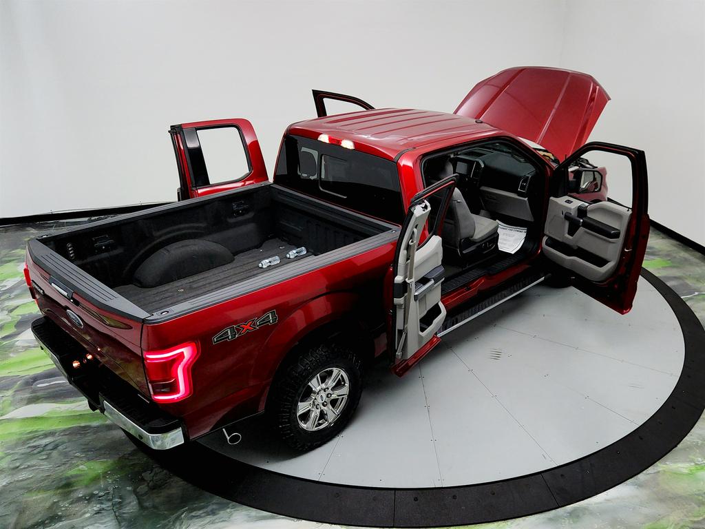 2016 Ford F150 XLT photo