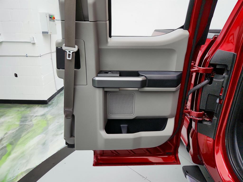 2016 Ford F150 XLT photo