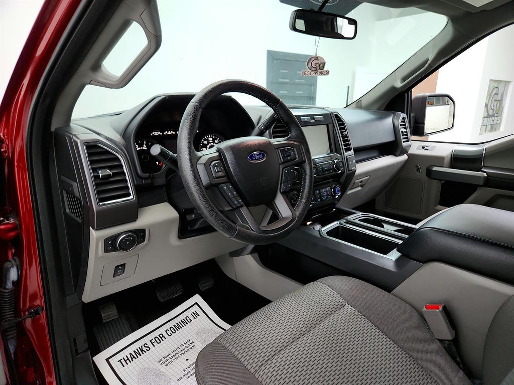 2016 Ford F150 XLT photo