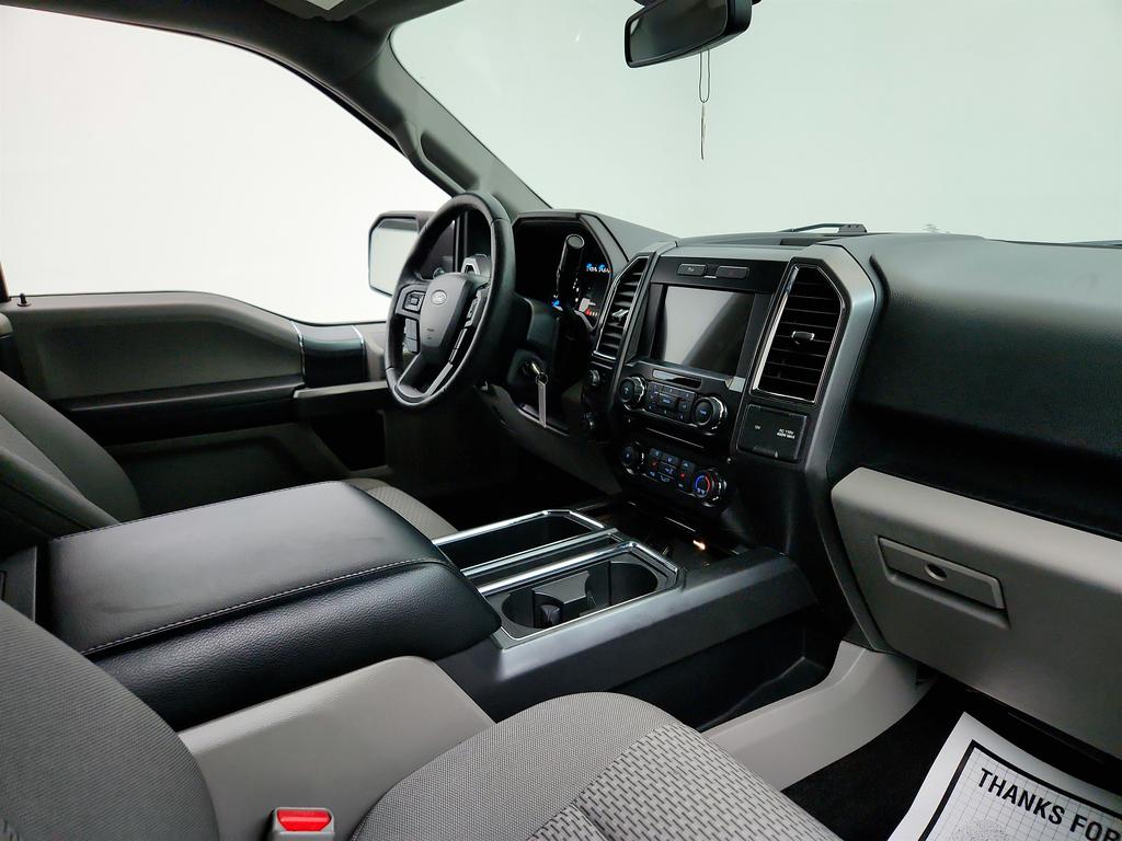 2016 Ford F150 XLT photo