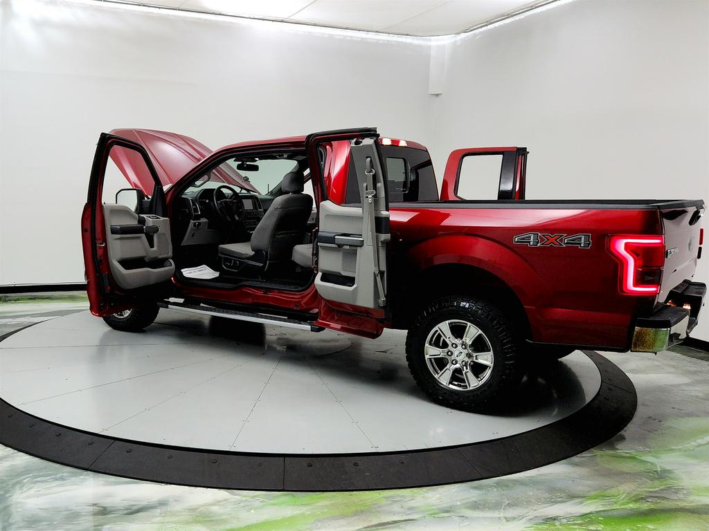 2016 Ford F150 XLT photo
