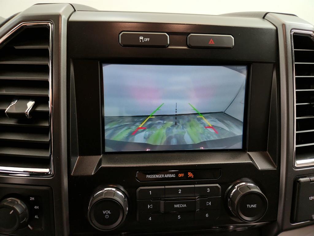 2016 Ford F150 XLT photo