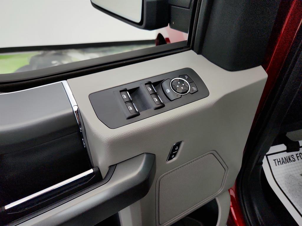 2016 Ford F150 XLT photo