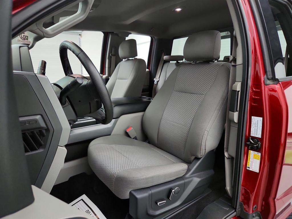 2016 Ford F150 XLT photo
