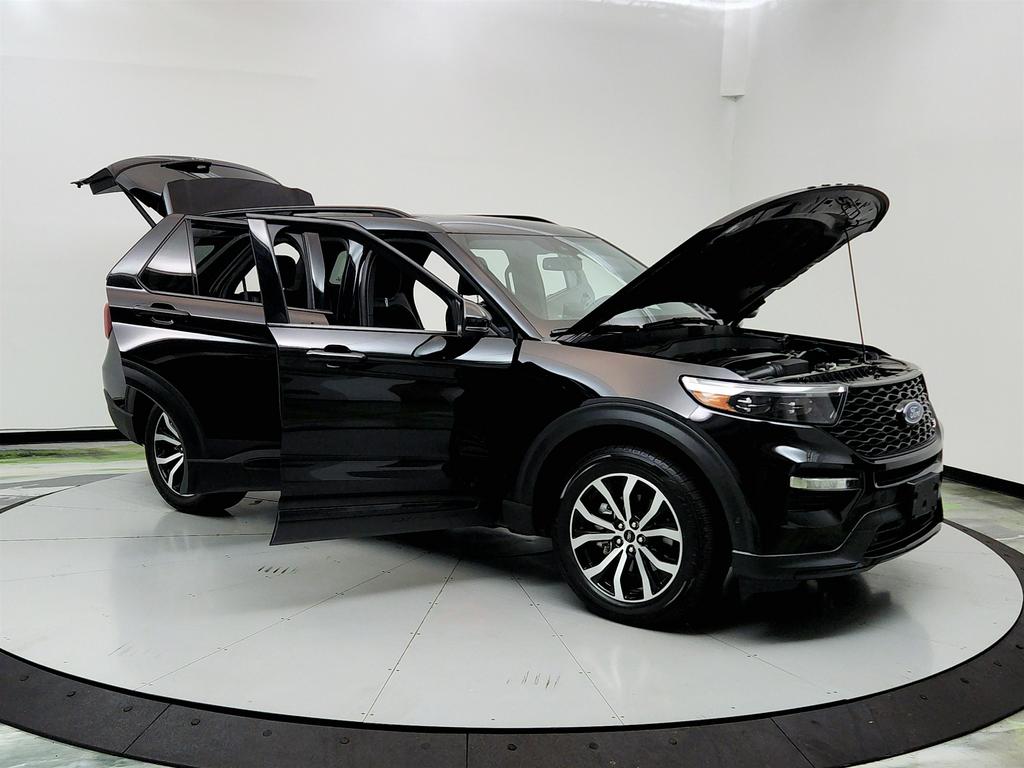 2021 Ford Explorer ST photo