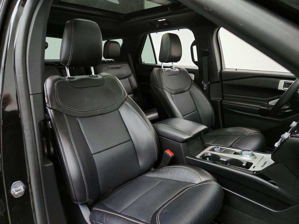 2021 Ford Explorer ST photo