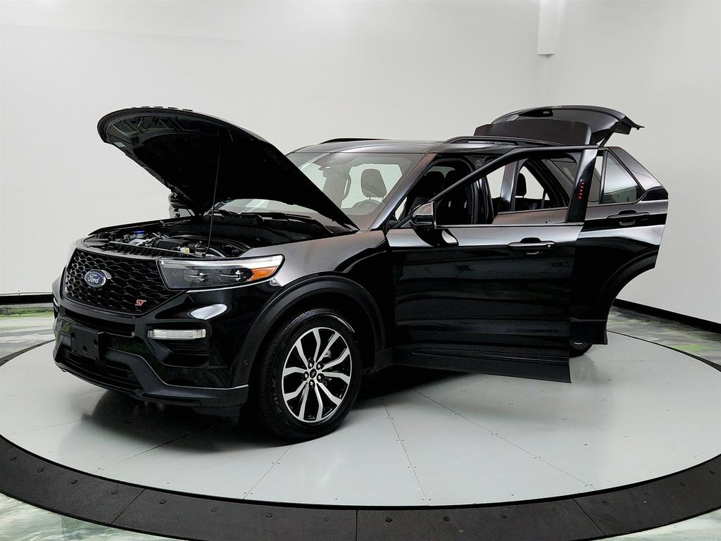 2021 Ford Explorer ST photo