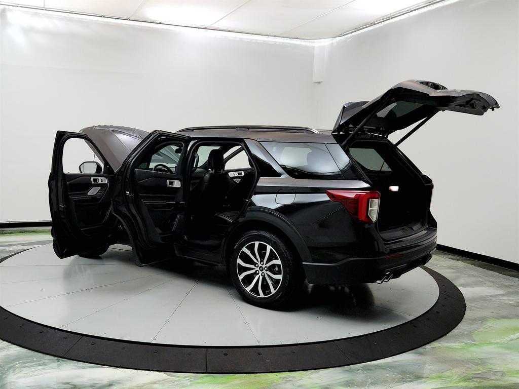 2021 Ford Explorer ST photo