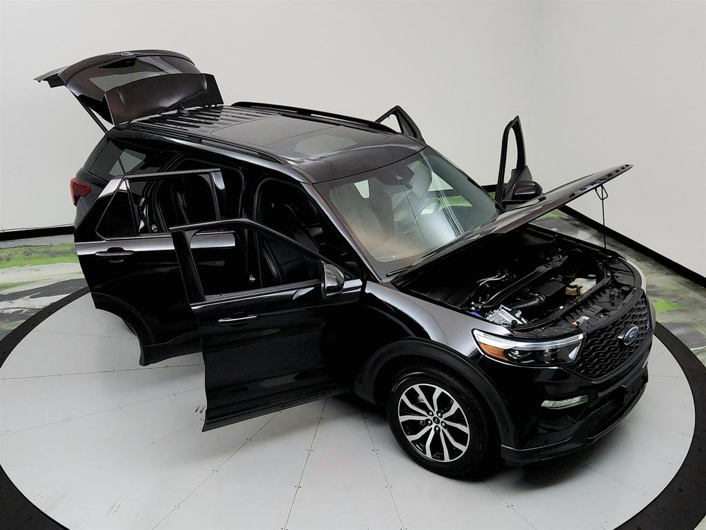 2021 Ford Explorer ST photo