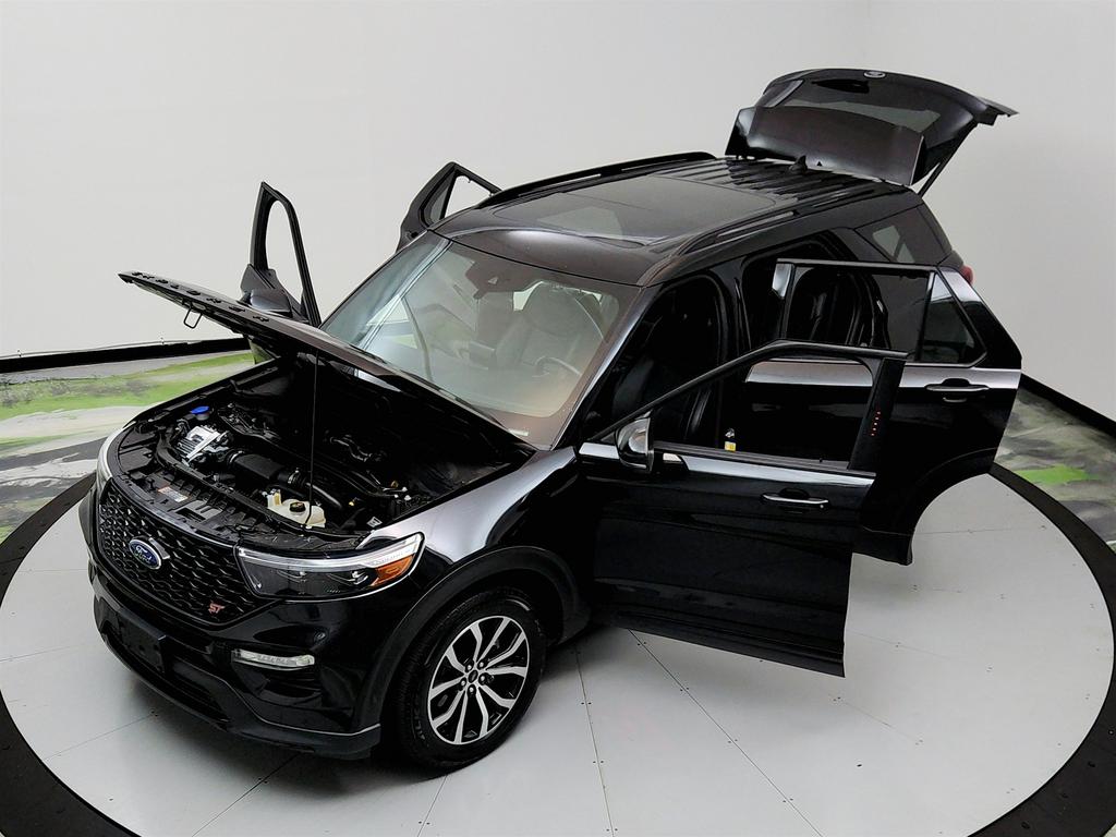 2021 Ford Explorer ST photo