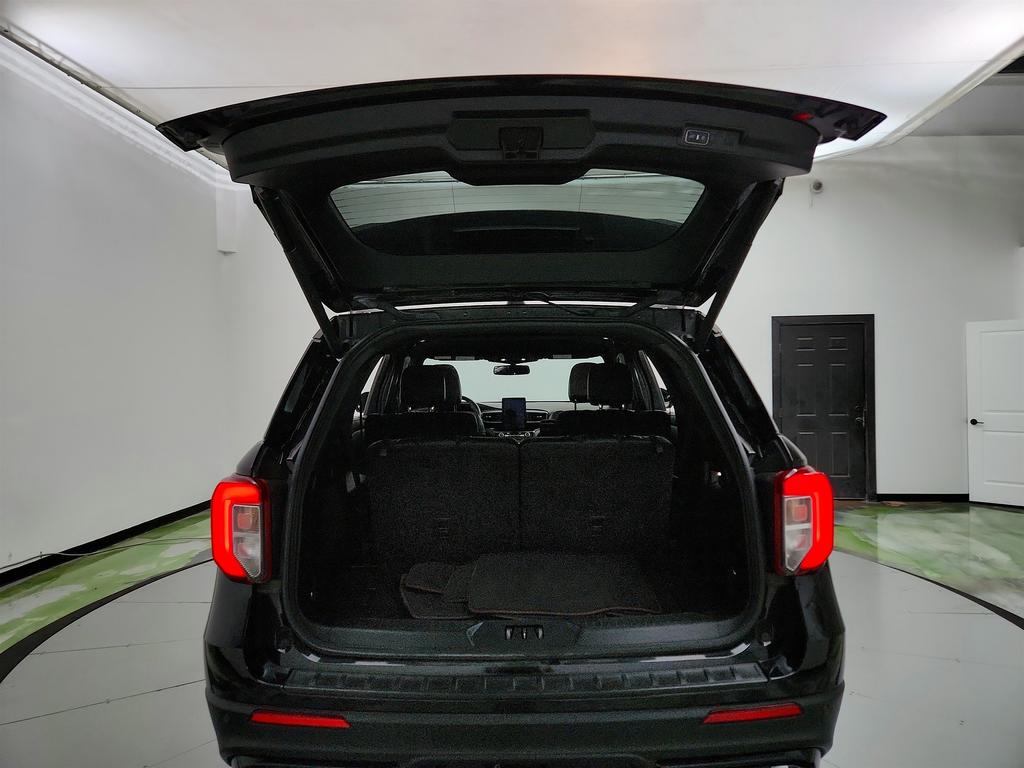 2021 Ford Explorer ST photo