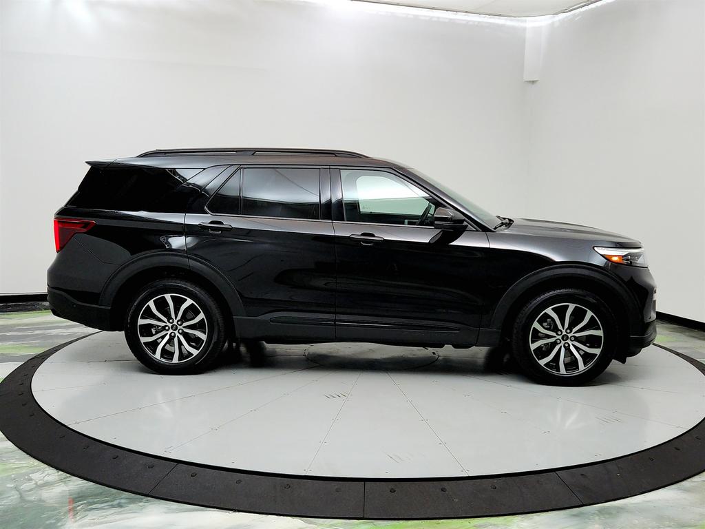 2021 Ford Explorer ST photo