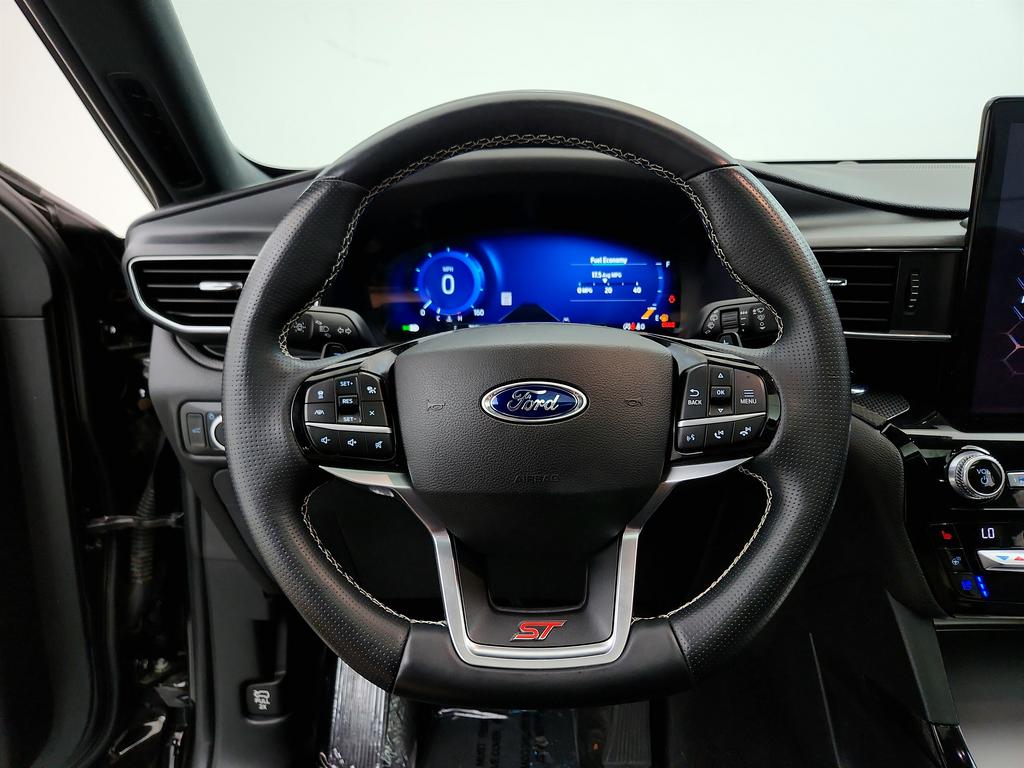 2021 Ford Explorer ST photo