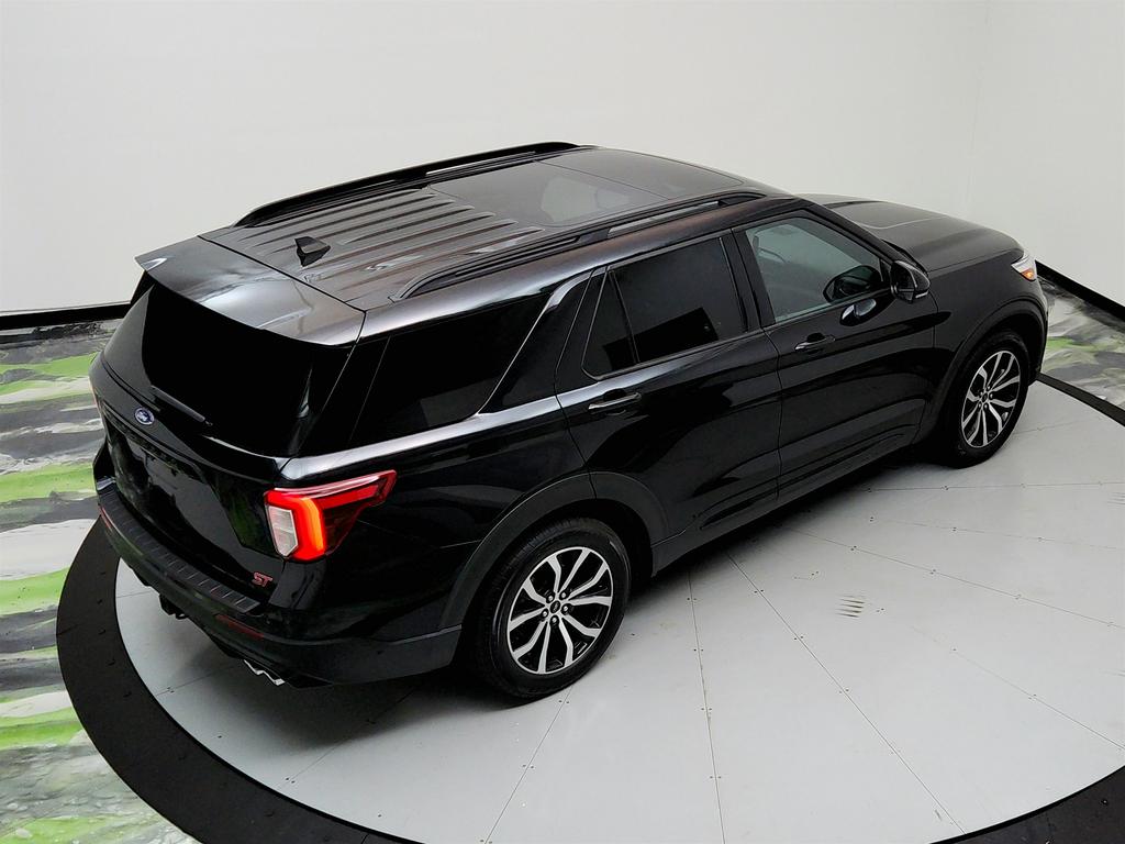 2021 Ford Explorer ST photo