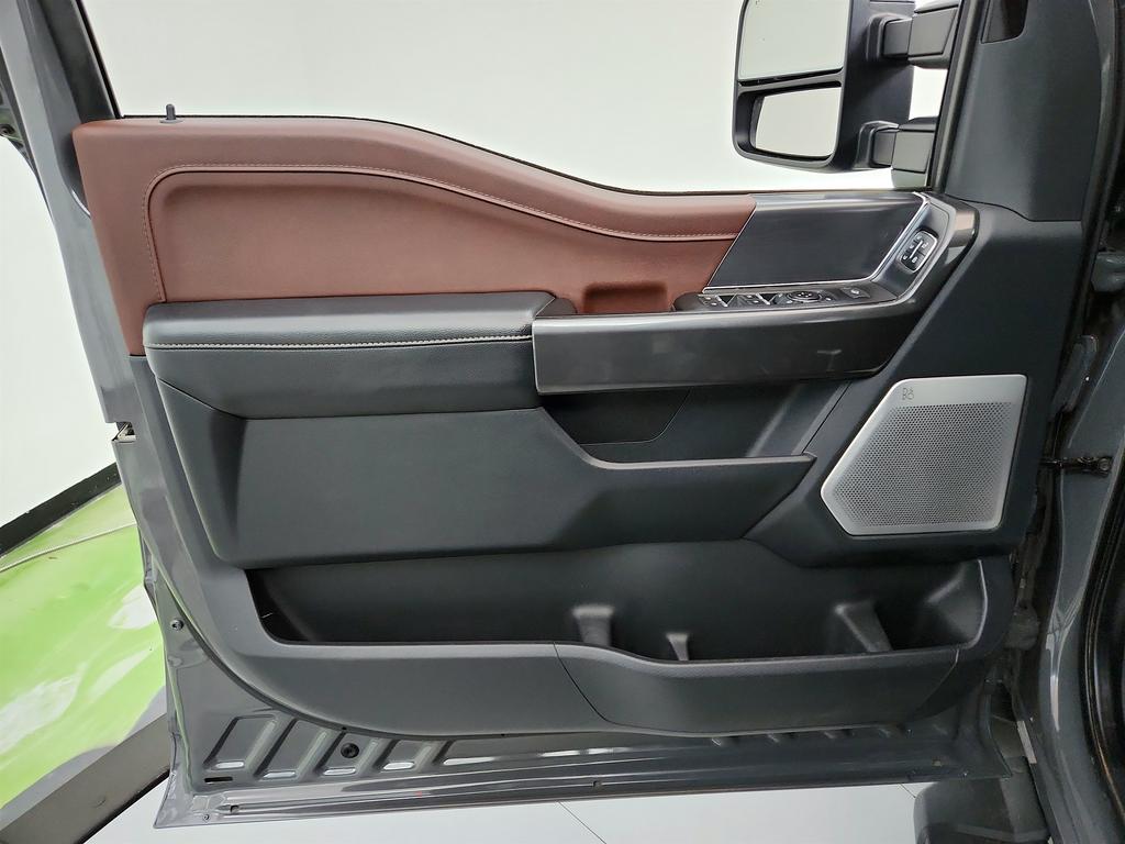 2021 Ford F150 Lariat photo