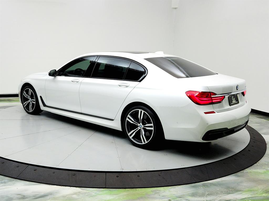 2018 BMW 7-Series 750i photo