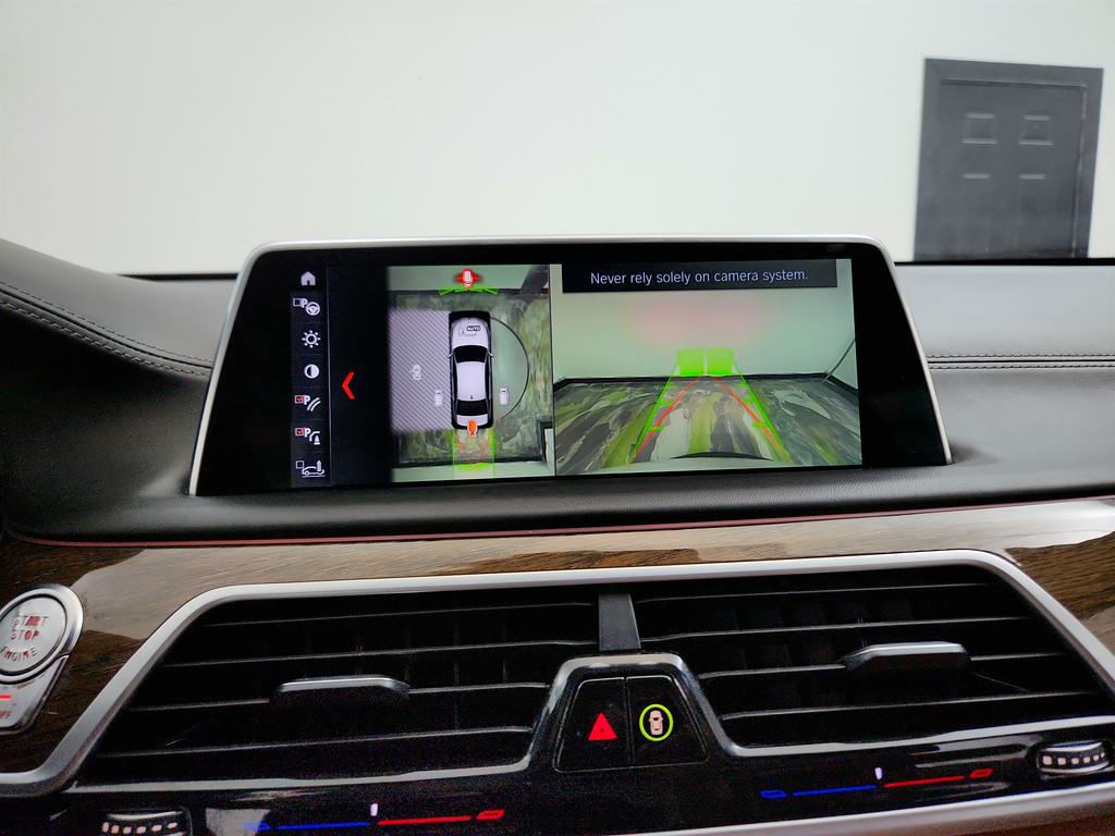 2018 BMW 7-Series 750i photo
