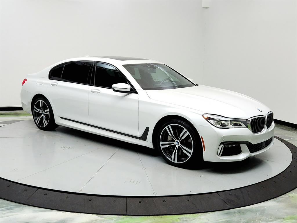 2018 BMW 7-Series 750i photo