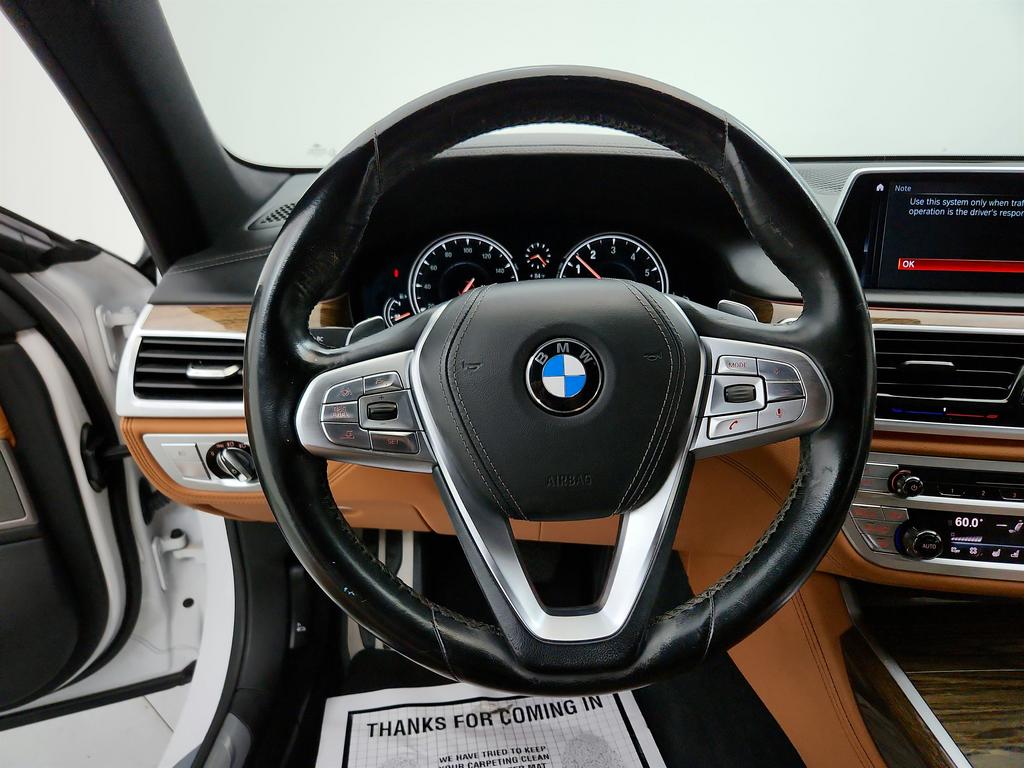 2018 BMW 7-Series 750i photo