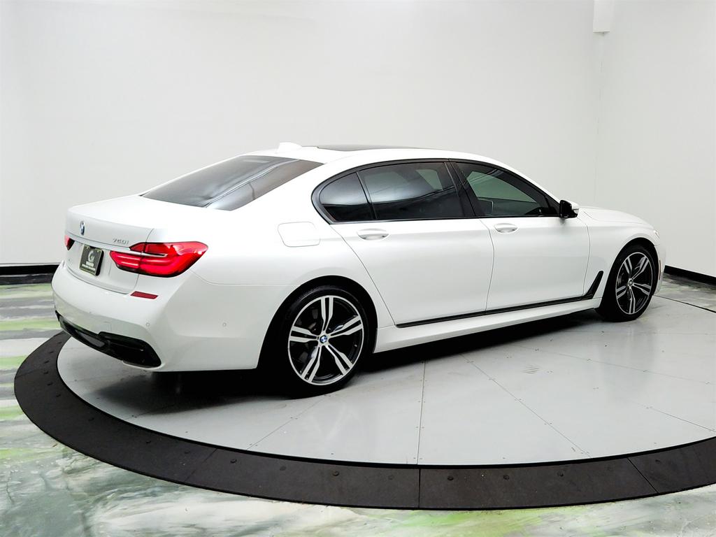 2018 BMW 7-Series 750i photo