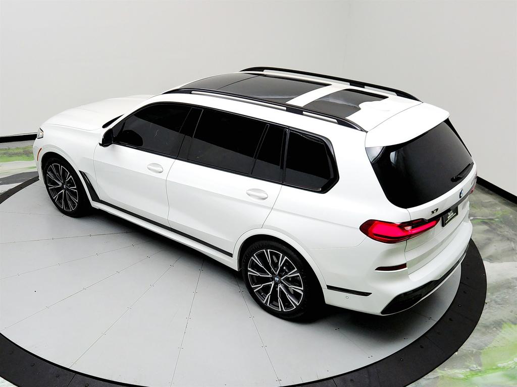 2021 BMW X7 M50i photo