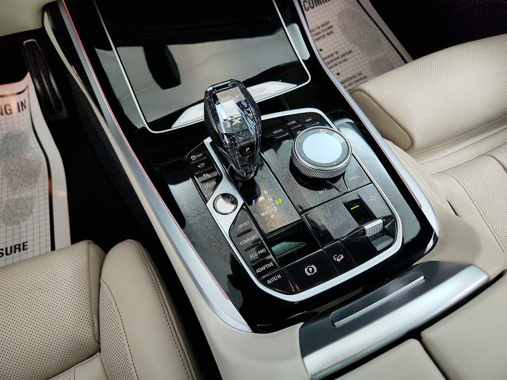 2021 BMW X7 M50i photo