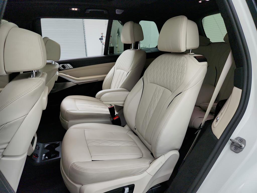 2021 BMW X7 M50i photo