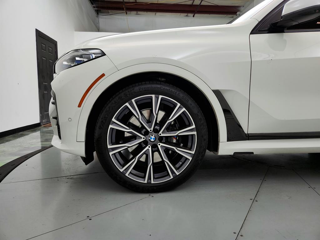 2021 BMW X7 M50i photo