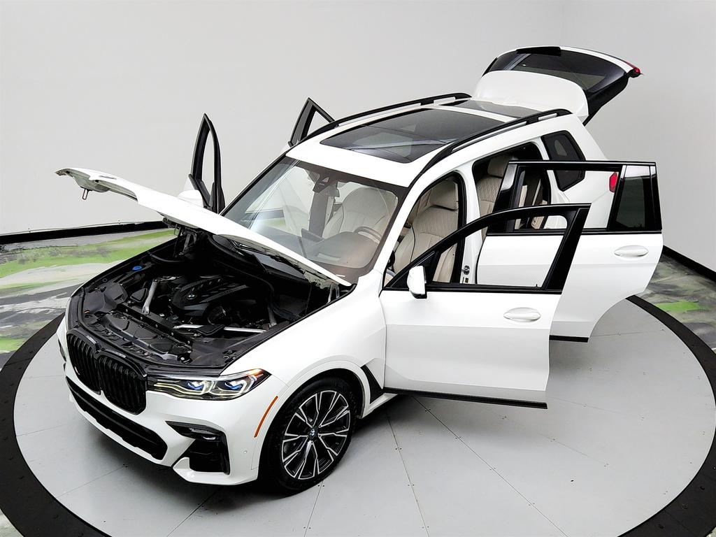 2021 BMW X7 M50i photo