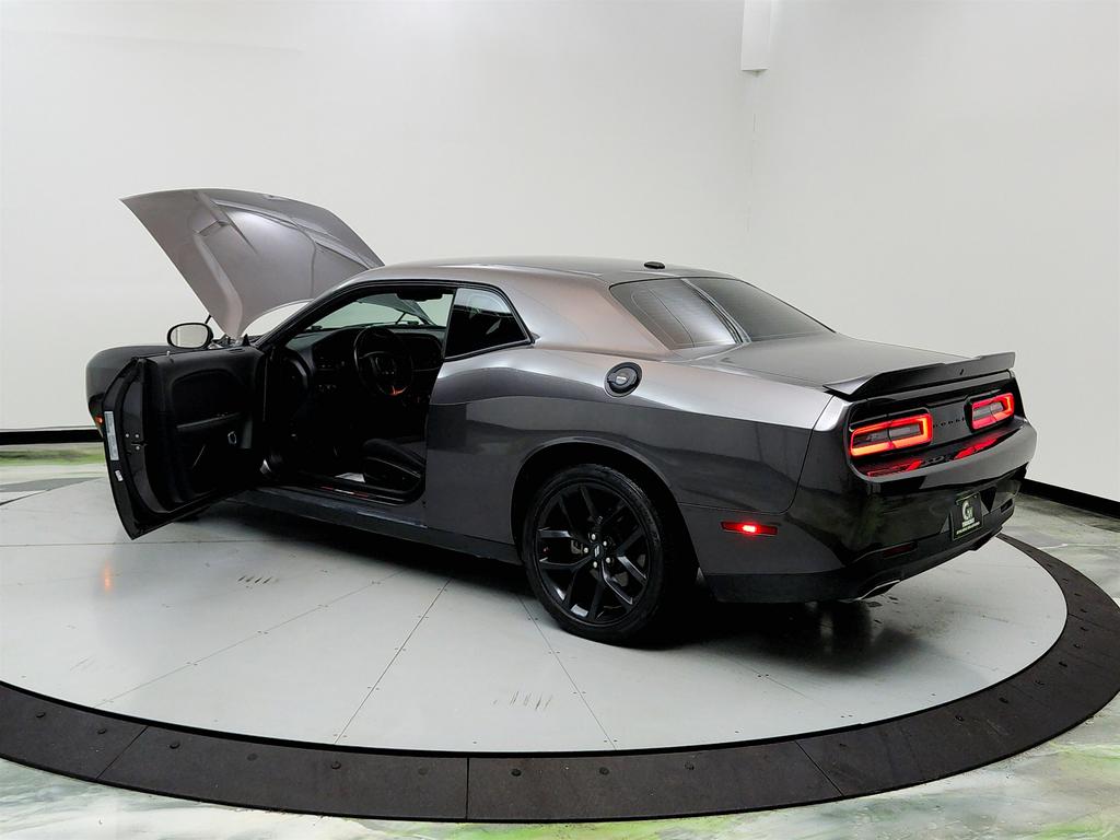 2022 Dodge Challenger SXT photo