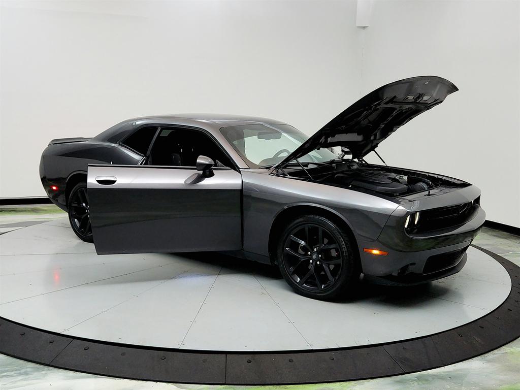 2022 Dodge Challenger SXT photo