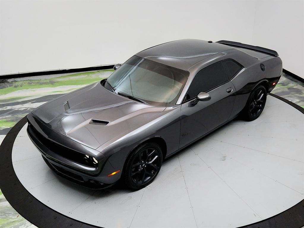 2022 Dodge Challenger SXT photo