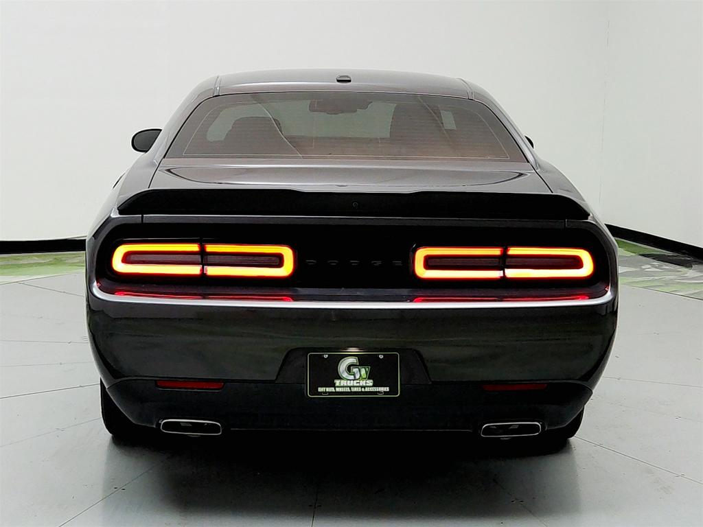 2022 Dodge Challenger SXT photo