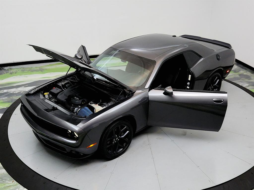 2022 Dodge Challenger SXT photo