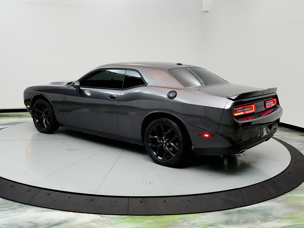 2022 Dodge Challenger SXT photo