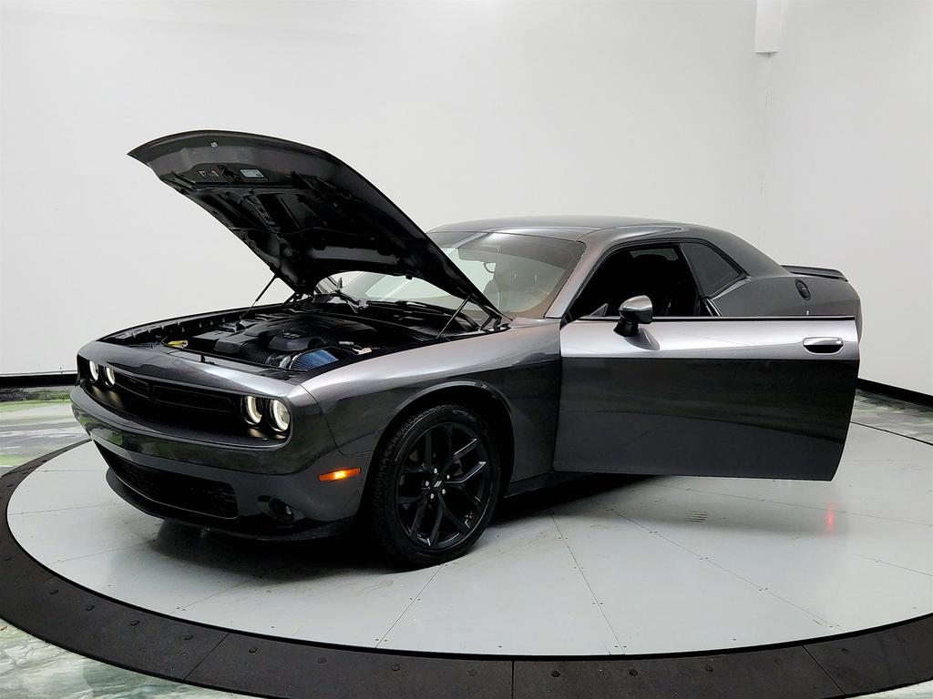 2022 Dodge Challenger SXT photo