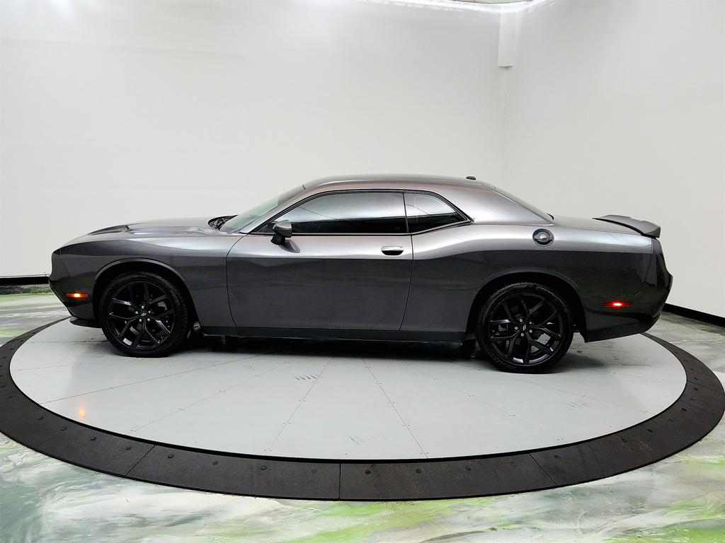 2022 Dodge Challenger SXT photo