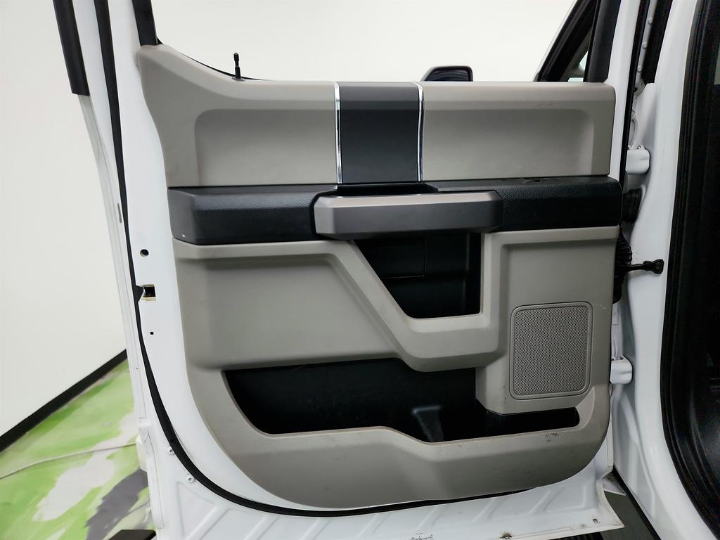 2019 Ford F250sd XLT photo