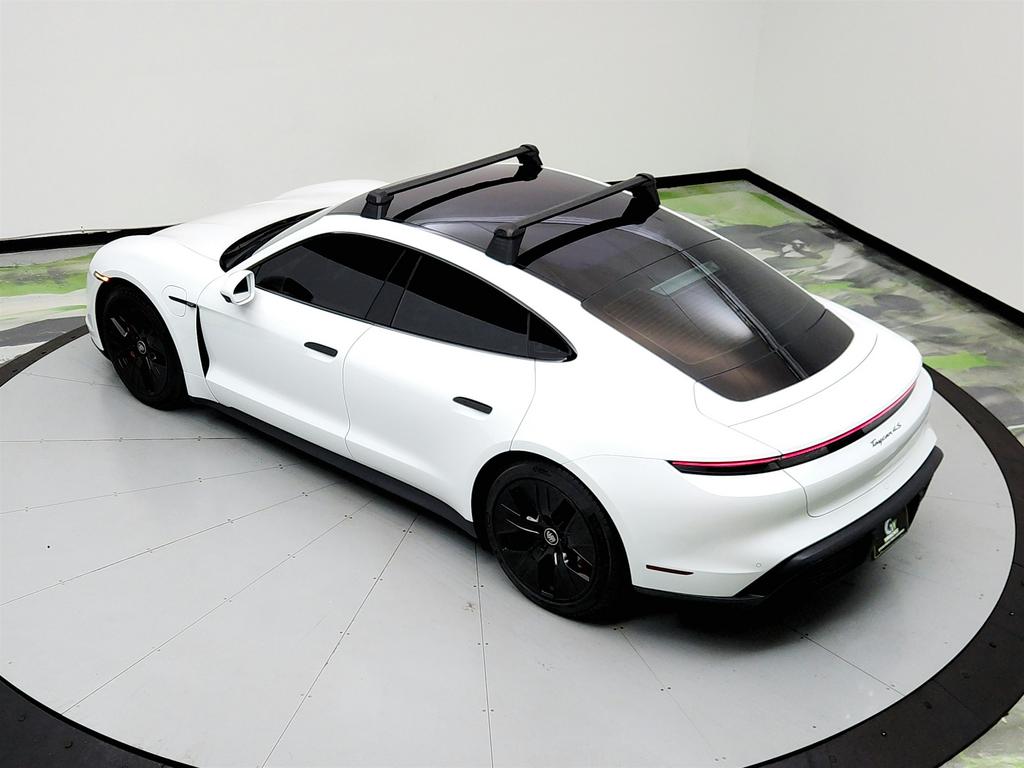 2021 Porsche Taycan 4S photo