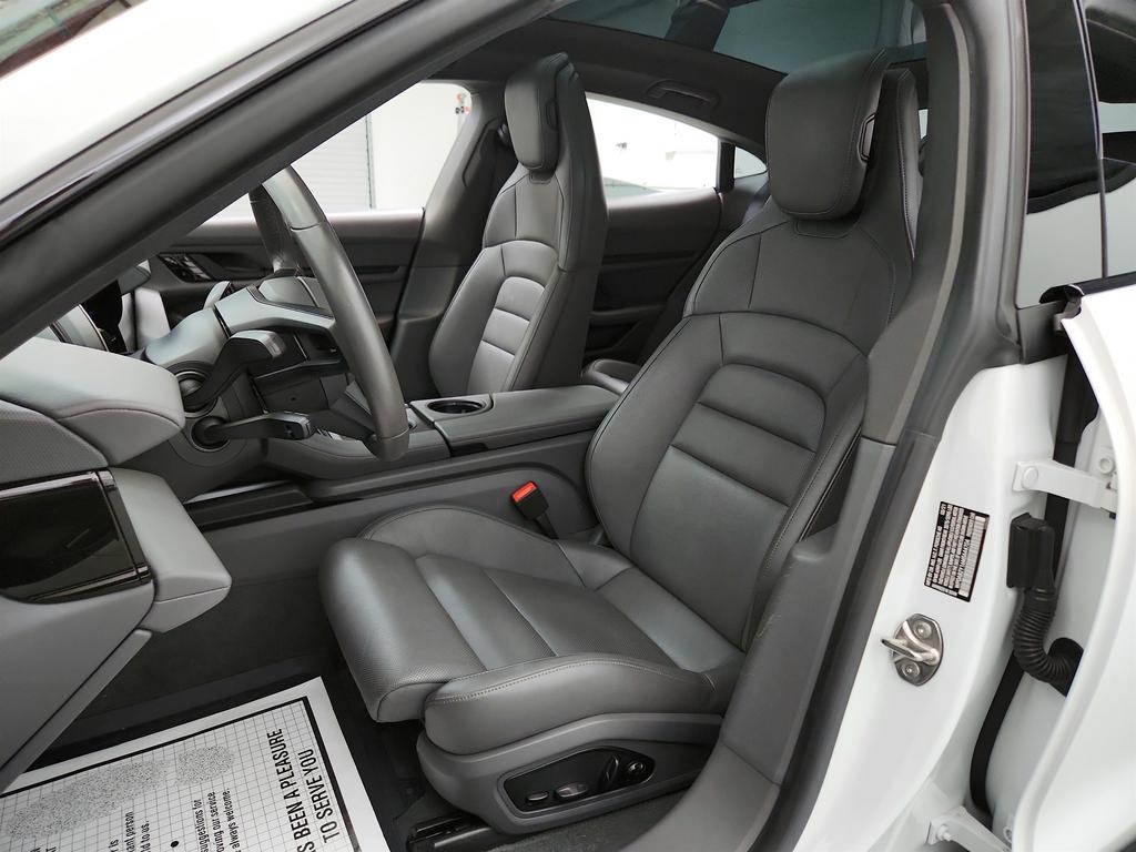 2021 Porsche Taycan 4S photo