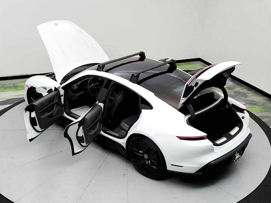 2021 Porsche Taycan 4S photo