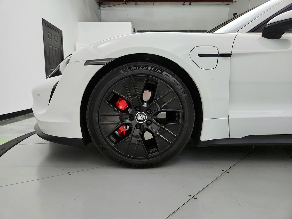 2021 Porsche Taycan 4S photo