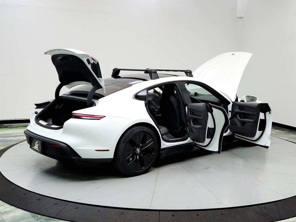 2021 Porsche Taycan 4S photo