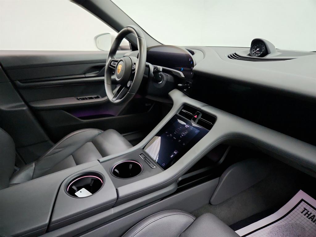 2021 Porsche Taycan 4S photo