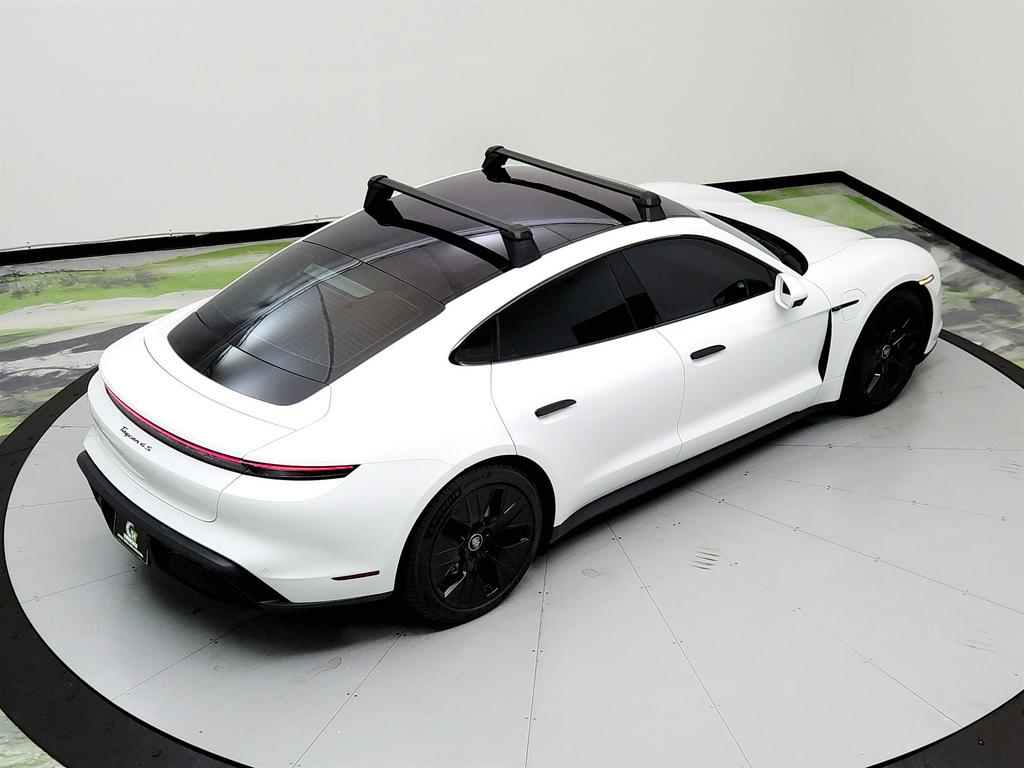 2021 Porsche Taycan 4S photo