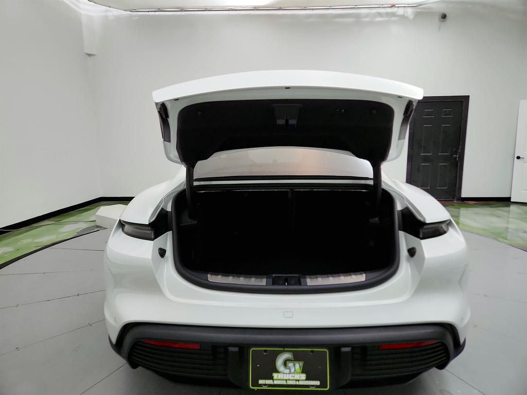 2021 Porsche Taycan 4S photo